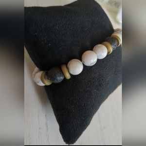 •Howlite Lava Stretch Bracelet